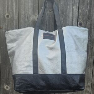 Victoria’s Secret Weekender Tote Bag Limited Edition Metallic Silver Black Large